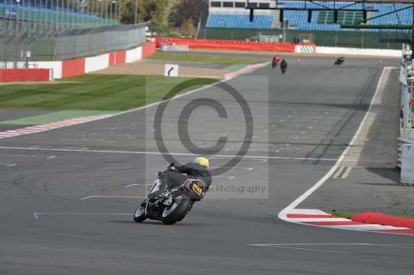 Motorcycle action photographs;Silverstone circuit;Silverstone photographs;Trackday digital images;event digital images;eventdigitalimages;no limits trackday;peter wileman photography;rockingham towcester northamptonshire;trackday;trackday photos