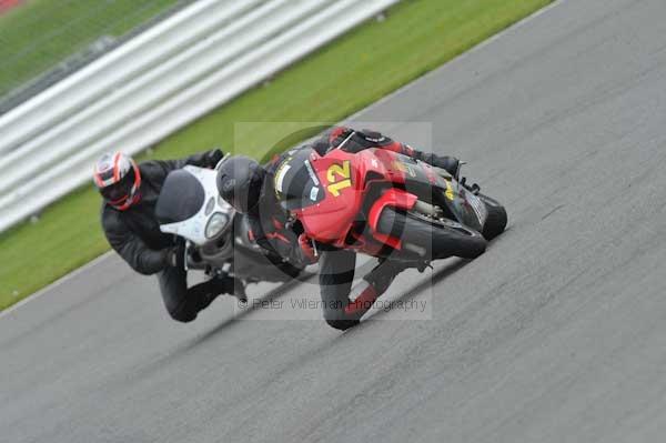 Motorcycle action photographs;Silverstone circuit;Silverstone photographs;Trackday digital images;event digital images;eventdigitalimages;no limits trackday;peter wileman photography;rockingham towcester northamptonshire;trackday;trackday photos