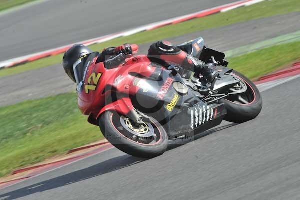 Motorcycle action photographs;Silverstone circuit;Silverstone photographs;Trackday digital images;event digital images;eventdigitalimages;no limits trackday;peter wileman photography;rockingham towcester northamptonshire;trackday;trackday photos