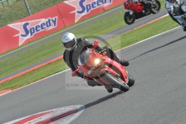 Motorcycle action photographs;Silverstone circuit;Silverstone photographs;Trackday digital images;event digital images;eventdigitalimages;no limits trackday;peter wileman photography;rockingham towcester northamptonshire;trackday;trackday photos