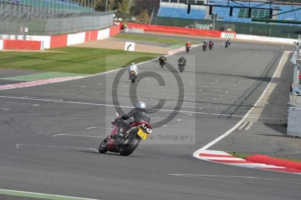 Motorcycle action photographs;Silverstone circuit;Silverstone photographs;Trackday digital images;event digital images;eventdigitalimages;no limits trackday;peter wileman photography;rockingham towcester northamptonshire;trackday;trackday photos