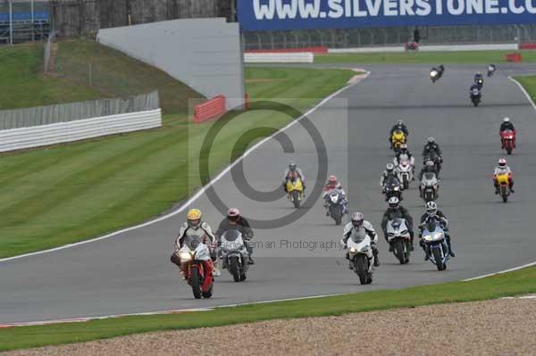 Motorcycle action photographs;Silverstone circuit;Silverstone photographs;Trackday digital images;event digital images;eventdigitalimages;no limits trackday;peter wileman photography;rockingham towcester northamptonshire;trackday;trackday photos