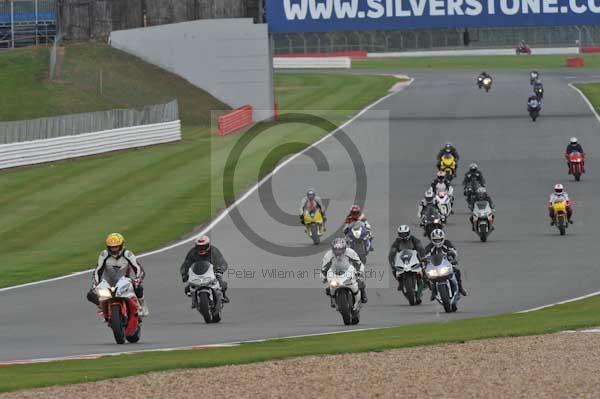 Motorcycle action photographs;Silverstone circuit;Silverstone photographs;Trackday digital images;event digital images;eventdigitalimages;no limits trackday;peter wileman photography;rockingham towcester northamptonshire;trackday;trackday photos