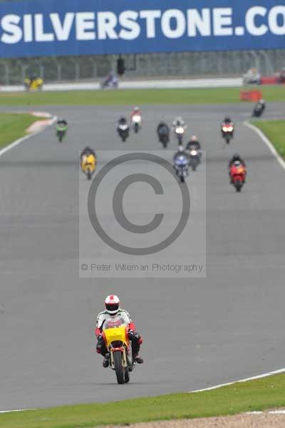 Motorcycle action photographs;Silverstone circuit;Silverstone photographs;Trackday digital images;event digital images;eventdigitalimages;no limits trackday;peter wileman photography;rockingham towcester northamptonshire;trackday;trackday photos