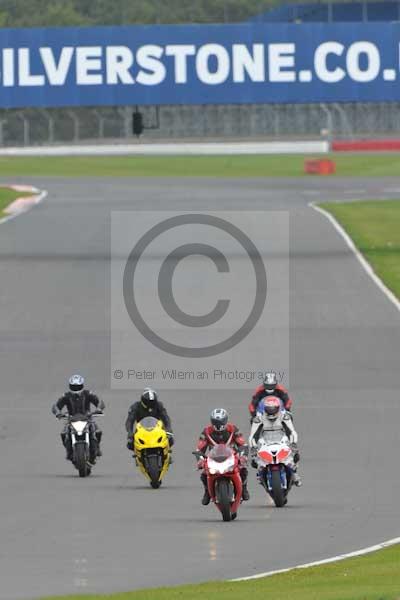 Motorcycle action photographs;Silverstone circuit;Silverstone photographs;Trackday digital images;event digital images;eventdigitalimages;no limits trackday;peter wileman photography;rockingham towcester northamptonshire;trackday;trackday photos