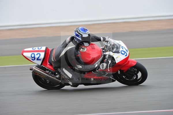 Motorcycle action photographs;Silverstone circuit;Silverstone photographs;Trackday digital images;event digital images;eventdigitalimages;no limits trackday;peter wileman photography;rockingham towcester northamptonshire;trackday;trackday photos