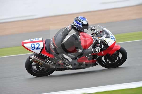 Motorcycle action photographs;Silverstone circuit;Silverstone photographs;Trackday digital images;event digital images;eventdigitalimages;no limits trackday;peter wileman photography;rockingham towcester northamptonshire;trackday;trackday photos