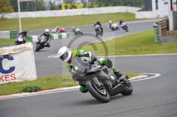 Mallory park Leicestershire;Mallory park photographs;Motorcycle action photographs;Trackday digital images;event digital images;eventdigitalimages;mallory park;no limits trackday;peter wileman photography;trackday;trackday photos