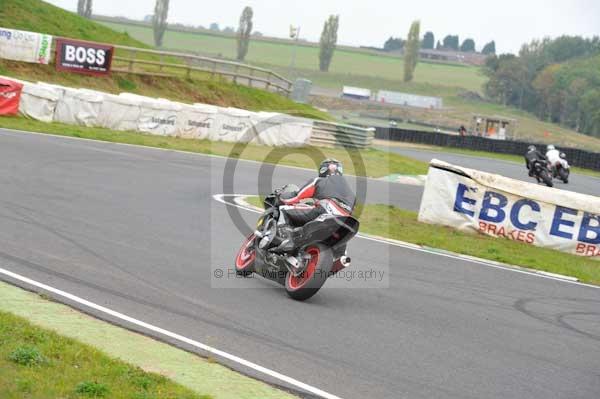 Mallory park Leicestershire;Mallory park photographs;Motorcycle action photographs;Trackday digital images;event digital images;eventdigitalimages;mallory park;no limits trackday;peter wileman photography;trackday;trackday photos