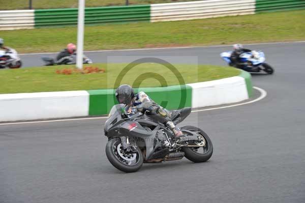 Mallory park Leicestershire;Mallory park photographs;Motorcycle action photographs;Trackday digital images;event digital images;eventdigitalimages;mallory park;no limits trackday;peter wileman photography;trackday;trackday photos