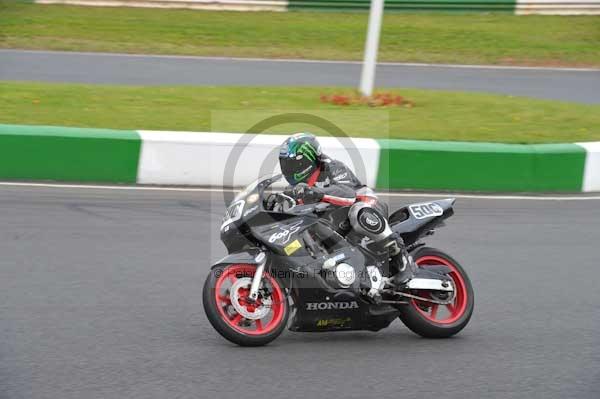 Mallory park Leicestershire;Mallory park photographs;Motorcycle action photographs;Trackday digital images;event digital images;eventdigitalimages;mallory park;no limits trackday;peter wileman photography;trackday;trackday photos