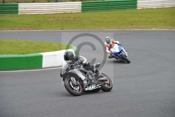 Mallory park Leicestershire;Mallory park photographs;Motorcycle action photographs;Trackday digital images;event digital images;eventdigitalimages;mallory park;no limits trackday;peter wileman photography;trackday;trackday photos