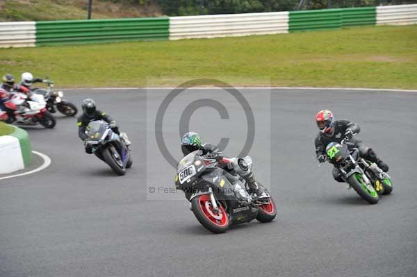 Mallory park Leicestershire;Mallory park photographs;Motorcycle action photographs;Trackday digital images;event digital images;eventdigitalimages;mallory park;no limits trackday;peter wileman photography;trackday;trackday photos