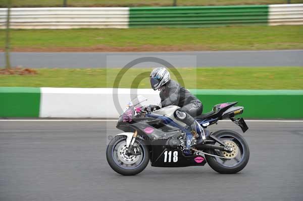 Mallory park Leicestershire;Mallory park photographs;Motorcycle action photographs;Trackday digital images;event digital images;eventdigitalimages;mallory park;no limits trackday;peter wileman photography;trackday;trackday photos