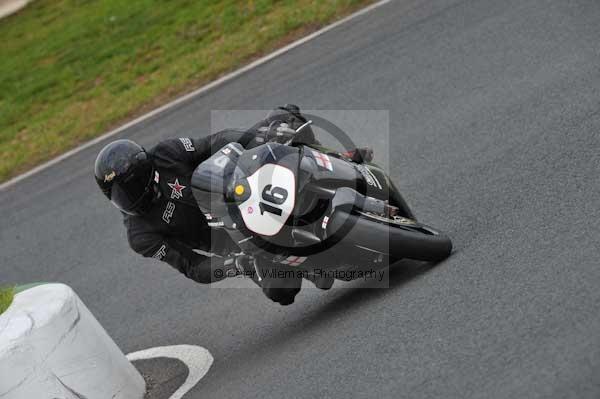 Mallory park Leicestershire;Mallory park photographs;Motorcycle action photographs;Trackday digital images;event digital images;eventdigitalimages;mallory park;no limits trackday;peter wileman photography;trackday;trackday photos