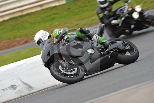 Mallory park Leicestershire;Mallory park photographs;Motorcycle action photographs;Trackday digital images;event digital images;eventdigitalimages;mallory park;no limits trackday;peter wileman photography;trackday;trackday photos