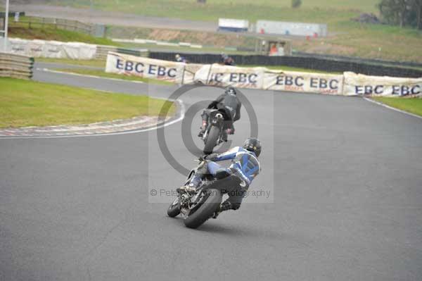 Mallory park Leicestershire;Mallory park photographs;Motorcycle action photographs;Trackday digital images;event digital images;eventdigitalimages;mallory park;no limits trackday;peter wileman photography;trackday;trackday photos