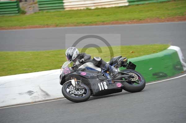 Mallory park Leicestershire;Mallory park photographs;Motorcycle action photographs;Trackday digital images;event digital images;eventdigitalimages;mallory park;no limits trackday;peter wileman photography;trackday;trackday photos