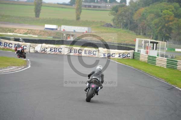 Mallory park Leicestershire;Mallory park photographs;Motorcycle action photographs;Trackday digital images;event digital images;eventdigitalimages;mallory park;no limits trackday;peter wileman photography;trackday;trackday photos