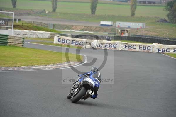 Mallory park Leicestershire;Mallory park photographs;Motorcycle action photographs;Trackday digital images;event digital images;eventdigitalimages;mallory park;no limits trackday;peter wileman photography;trackday;trackday photos