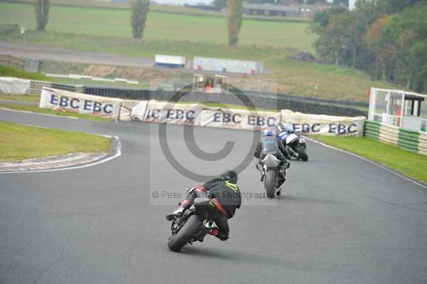 Mallory park Leicestershire;Mallory park photographs;Motorcycle action photographs;Trackday digital images;event digital images;eventdigitalimages;mallory park;no limits trackday;peter wileman photography;trackday;trackday photos