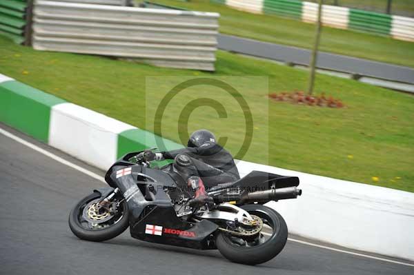 Mallory park Leicestershire;Mallory park photographs;Motorcycle action photographs;Trackday digital images;event digital images;eventdigitalimages;mallory park;no limits trackday;peter wileman photography;trackday;trackday photos