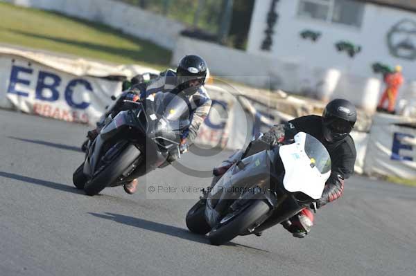 Mallory park Leicestershire;Mallory park photographs;Motorcycle action photographs;Trackday digital images;event digital images;eventdigitalimages;mallory park;no limits trackday;peter wileman photography;trackday;trackday photos