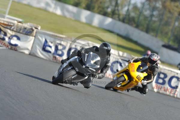 Mallory park Leicestershire;Mallory park photographs;Motorcycle action photographs;Trackday digital images;event digital images;eventdigitalimages;mallory park;no limits trackday;peter wileman photography;trackday;trackday photos