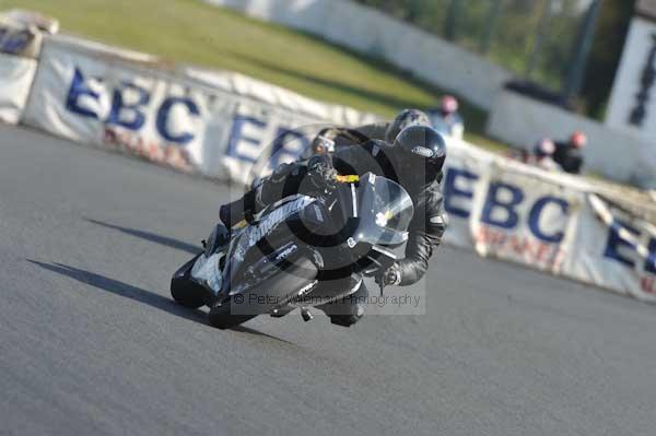 Mallory park Leicestershire;Mallory park photographs;Motorcycle action photographs;Trackday digital images;event digital images;eventdigitalimages;mallory park;no limits trackday;peter wileman photography;trackday;trackday photos