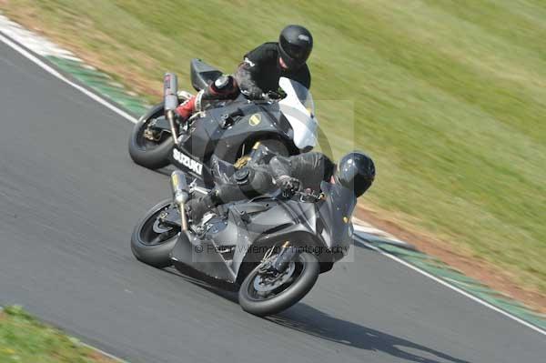 Mallory park Leicestershire;Mallory park photographs;Motorcycle action photographs;Trackday digital images;event digital images;eventdigitalimages;mallory park;no limits trackday;peter wileman photography;trackday;trackday photos