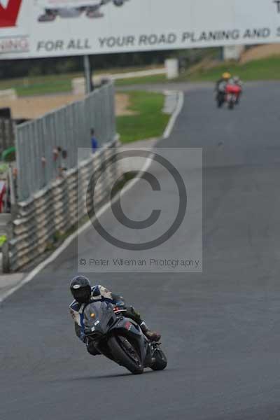 Mallory park Leicestershire;Mallory park photographs;Motorcycle action photographs;Trackday digital images;event digital images;eventdigitalimages;mallory park;no limits trackday;peter wileman photography;trackday;trackday photos