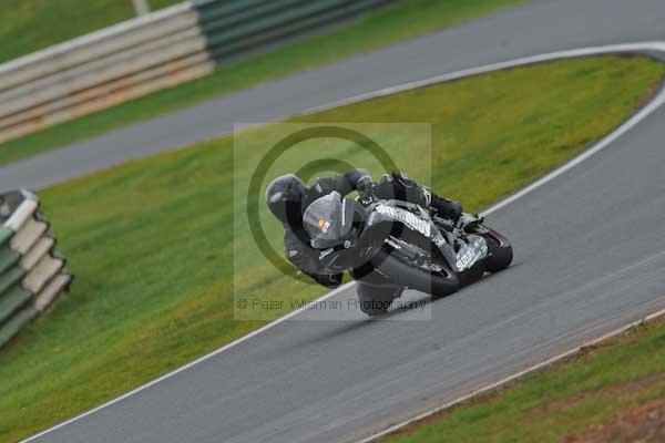 Mallory park Leicestershire;Mallory park photographs;Motorcycle action photographs;Trackday digital images;event digital images;eventdigitalimages;mallory park;no limits trackday;peter wileman photography;trackday;trackday photos