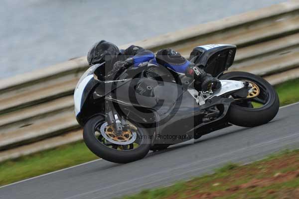 Mallory park Leicestershire;Mallory park photographs;Motorcycle action photographs;Trackday digital images;event digital images;eventdigitalimages;mallory park;no limits trackday;peter wileman photography;trackday;trackday photos