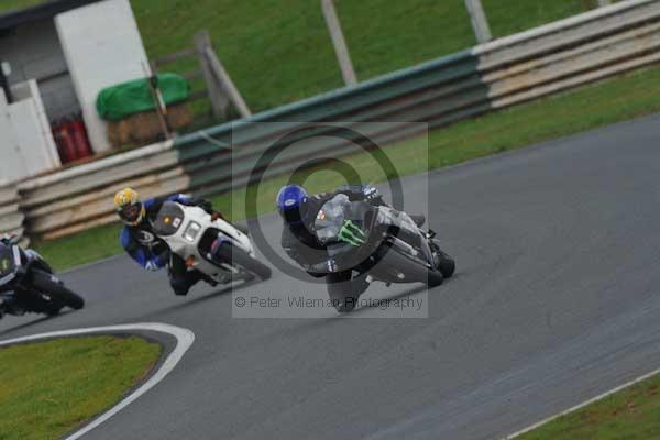 Mallory park Leicestershire;Mallory park photographs;Motorcycle action photographs;Trackday digital images;event digital images;eventdigitalimages;mallory park;no limits trackday;peter wileman photography;trackday;trackday photos