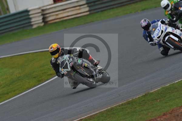 Mallory park Leicestershire;Mallory park photographs;Motorcycle action photographs;Trackday digital images;event digital images;eventdigitalimages;mallory park;no limits trackday;peter wileman photography;trackday;trackday photos