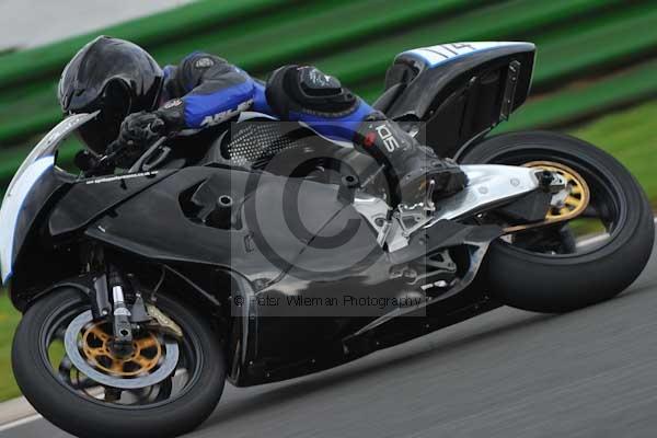 Mallory park Leicestershire;Mallory park photographs;Motorcycle action photographs;Trackday digital images;event digital images;eventdigitalimages;mallory park;no limits trackday;peter wileman photography;trackday;trackday photos