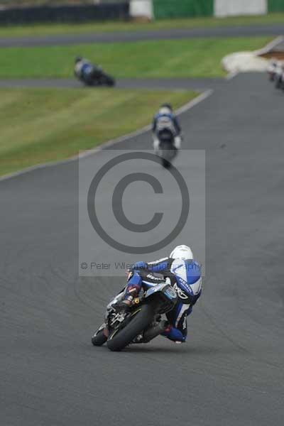 Mallory park Leicestershire;Mallory park photographs;Motorcycle action photographs;Trackday digital images;event digital images;eventdigitalimages;mallory park;no limits trackday;peter wileman photography;trackday;trackday photos