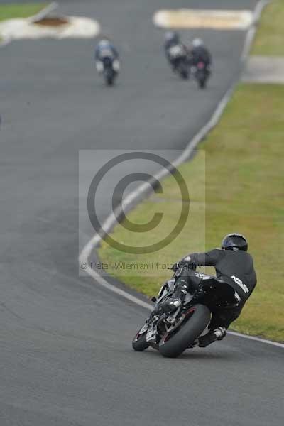 Mallory park Leicestershire;Mallory park photographs;Motorcycle action photographs;Trackday digital images;event digital images;eventdigitalimages;mallory park;no limits trackday;peter wileman photography;trackday;trackday photos