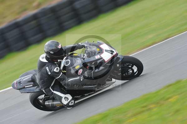 Mallory park Leicestershire;Mallory park photographs;Motorcycle action photographs;Trackday digital images;event digital images;eventdigitalimages;mallory park;no limits trackday;peter wileman photography;trackday;trackday photos