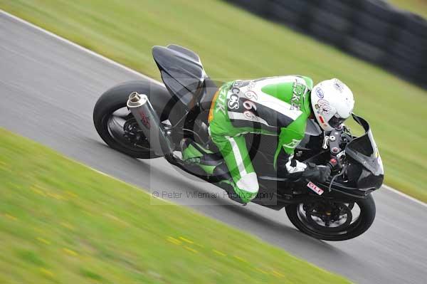 Mallory park Leicestershire;Mallory park photographs;Motorcycle action photographs;Trackday digital images;event digital images;eventdigitalimages;mallory park;no limits trackday;peter wileman photography;trackday;trackday photos