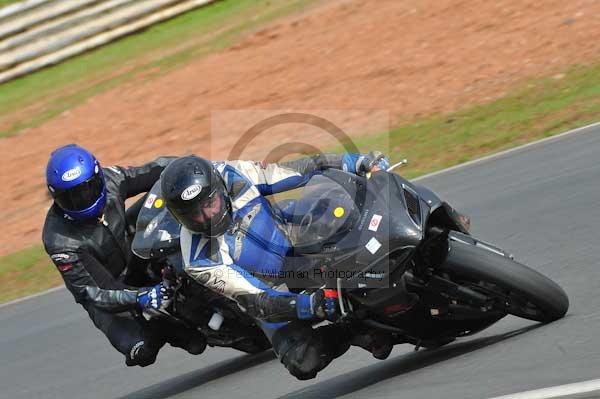 Mallory park Leicestershire;Mallory park photographs;Motorcycle action photographs;Trackday digital images;event digital images;eventdigitalimages;mallory park;no limits trackday;peter wileman photography;trackday;trackday photos