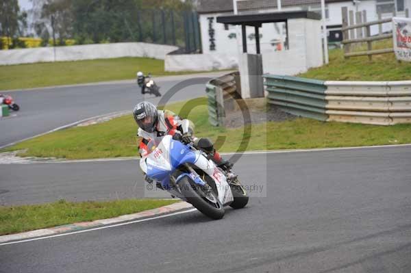 Mallory park Leicestershire;Mallory park photographs;Motorcycle action photographs;Trackday digital images;event digital images;eventdigitalimages;mallory park;no limits trackday;peter wileman photography;trackday;trackday photos