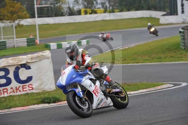 Mallory park Leicestershire;Mallory park photographs;Motorcycle action photographs;Trackday digital images;event digital images;eventdigitalimages;mallory park;no limits trackday;peter wileman photography;trackday;trackday photos