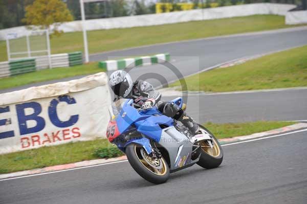 Mallory park Leicestershire;Mallory park photographs;Motorcycle action photographs;Trackday digital images;event digital images;eventdigitalimages;mallory park;no limits trackday;peter wileman photography;trackday;trackday photos