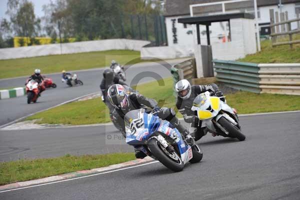 Mallory park Leicestershire;Mallory park photographs;Motorcycle action photographs;Trackday digital images;event digital images;eventdigitalimages;mallory park;no limits trackday;peter wileman photography;trackday;trackday photos