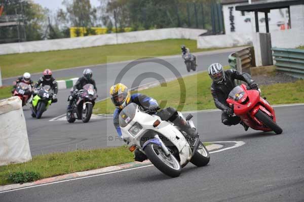 Mallory park Leicestershire;Mallory park photographs;Motorcycle action photographs;Trackday digital images;event digital images;eventdigitalimages;mallory park;no limits trackday;peter wileman photography;trackday;trackday photos