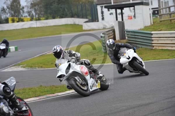 Mallory park Leicestershire;Mallory park photographs;Motorcycle action photographs;Trackday digital images;event digital images;eventdigitalimages;mallory park;no limits trackday;peter wileman photography;trackday;trackday photos