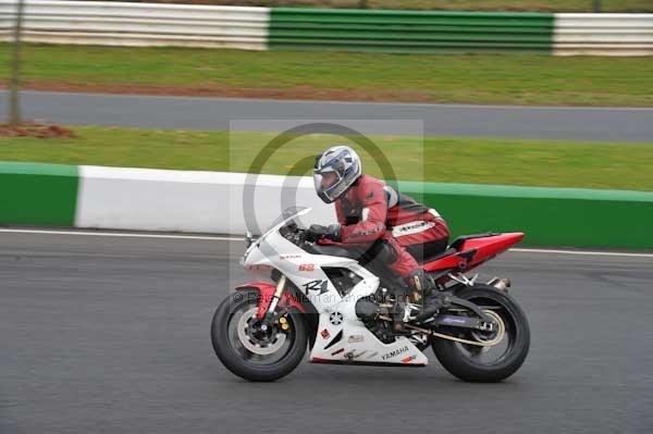 Mallory park Leicestershire;Mallory park photographs;Motorcycle action photographs;Trackday digital images;event digital images;eventdigitalimages;mallory park;no limits trackday;peter wileman photography;trackday;trackday photos