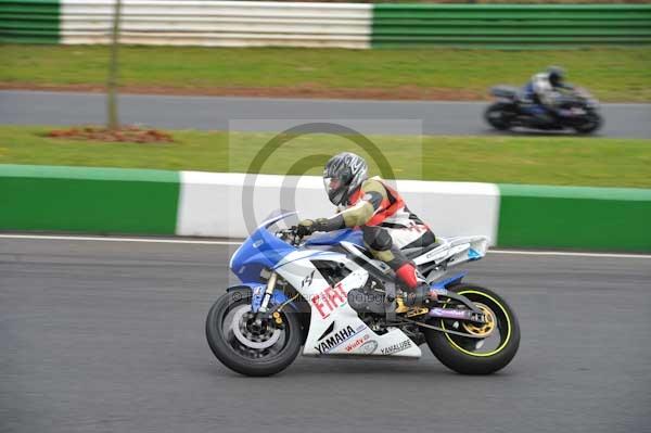 Mallory park Leicestershire;Mallory park photographs;Motorcycle action photographs;Trackday digital images;event digital images;eventdigitalimages;mallory park;no limits trackday;peter wileman photography;trackday;trackday photos