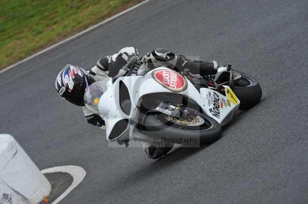 Mallory park Leicestershire;Mallory park photographs;Motorcycle action photographs;Trackday digital images;event digital images;eventdigitalimages;mallory park;no limits trackday;peter wileman photography;trackday;trackday photos